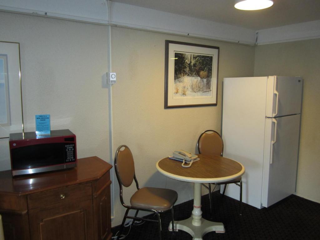 Moby Dick Inn Prince Rupert Extérieur photo
