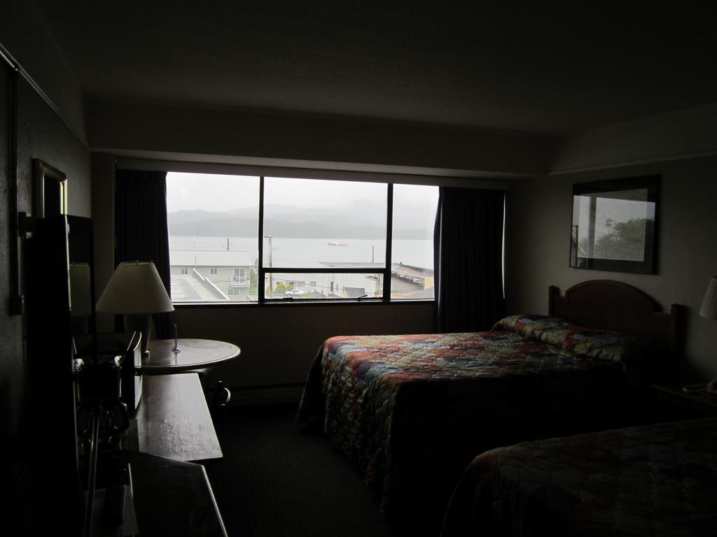 Moby Dick Inn Prince Rupert Extérieur photo