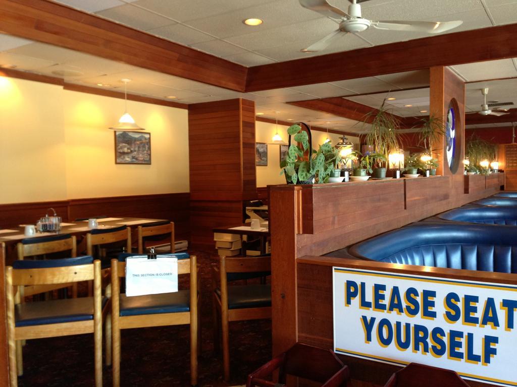 Moby Dick Inn Prince Rupert Extérieur photo